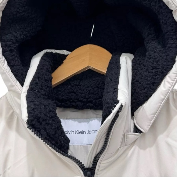 NWT [Calvin Klein] Down Hooded Winter Puffer Insulated Jacket Beige Men’s Sz M - Picture 7 of 15
